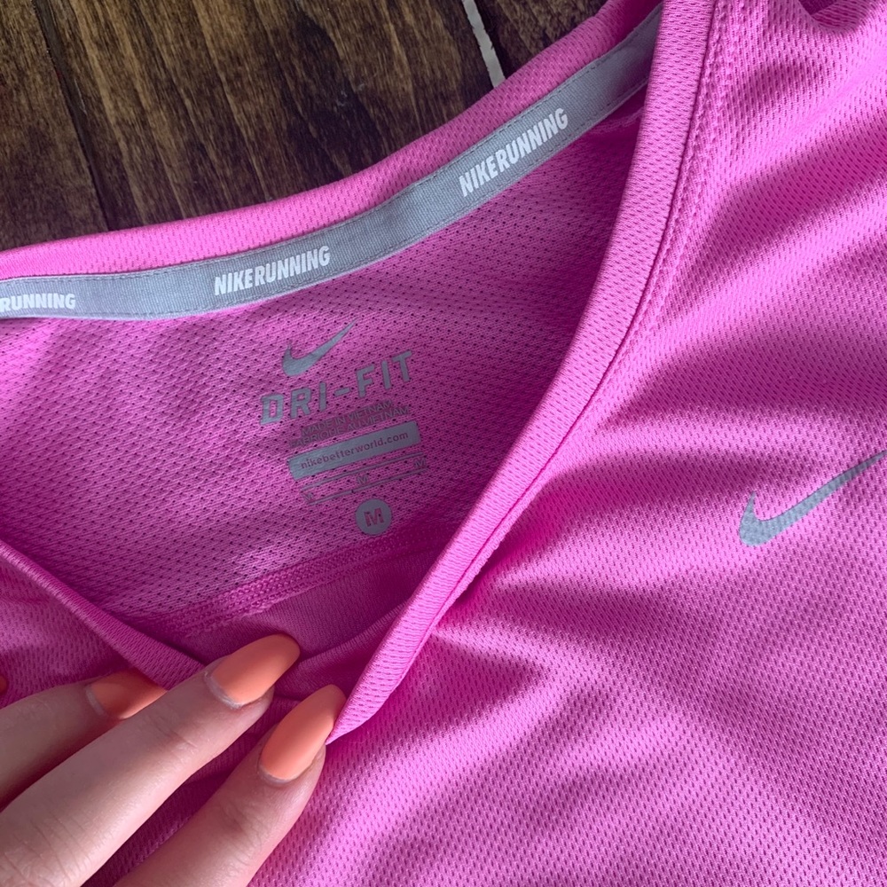➡️NEW ITEM⬅️ Nike running top